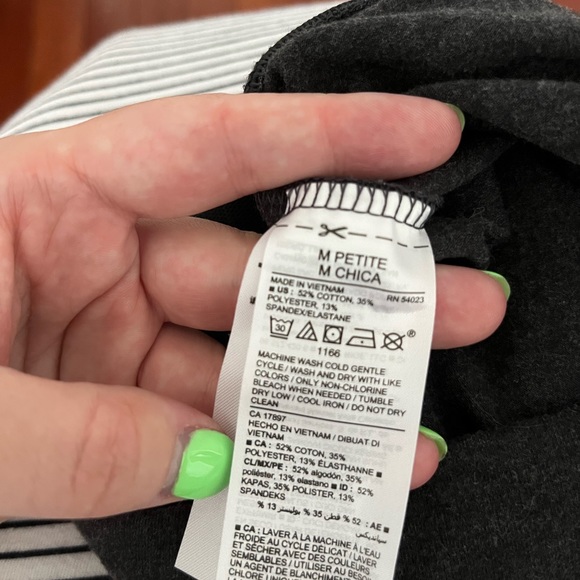 Old Navy Petite black leggings - Picture 4 of 4